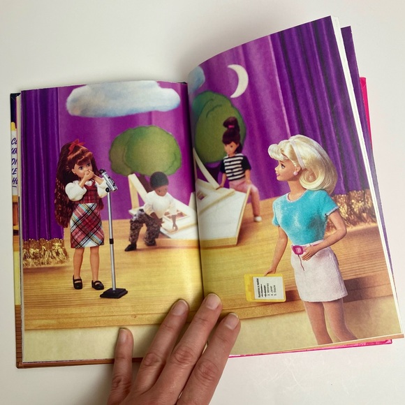 90s Vintage Barbie French Childrens Book Livre français Spectacle 1999 Mattel - Picture 6 of 9